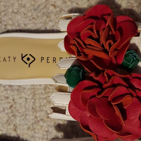 Katy Perry sandals - Picture 2 of 4